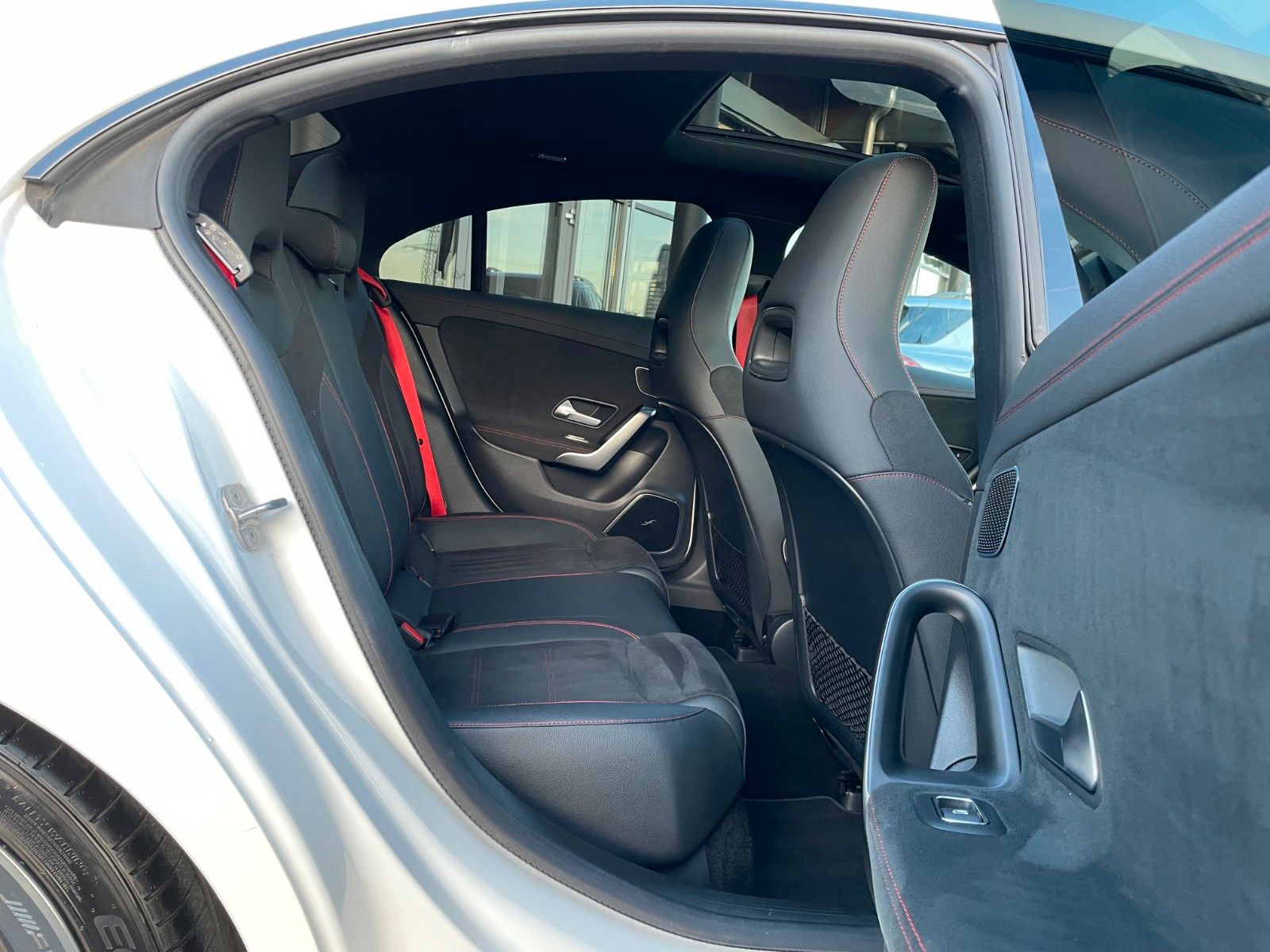Fahrzeugabbildung Mercedes-Benz CLA 45 S AMG+Aero+Pano+HUD+Burm+Memory+MultiB