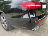 Mercedes-Benz E 220 d 4MATIC T Autom. - - Mercedes-Benz E 220 Gebrauchtwagen in München