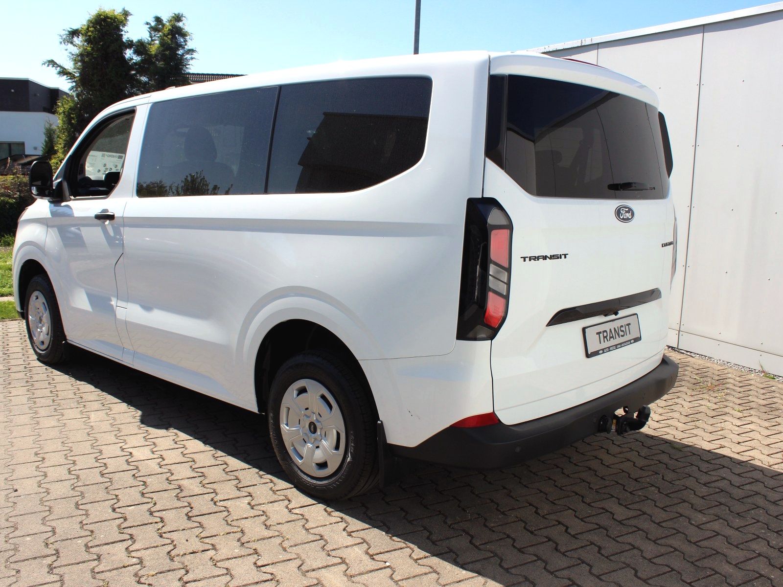 Fahrzeugabbildung Ford Transit Custom 320 L1 FWD Trend