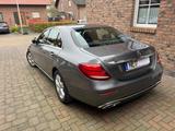 Mercedes-Benz E 220d Standheizung+Kamera+8-Fach+Navi-LED - Mercedes-Benz E 220 mit Diesel-Antrieb: Grau, Limousine