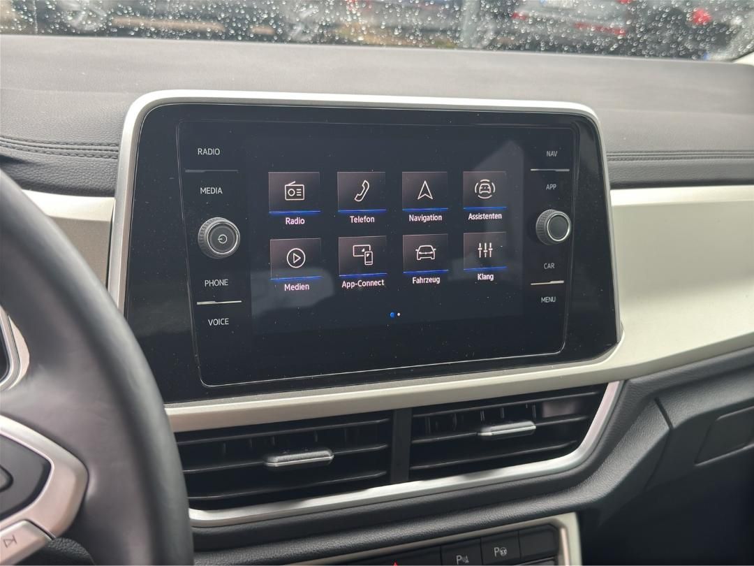 Fahrzeugabbildung Volkswagen T-ROC MOVE 1.5TSI, 110kW, DSG, Move,MFK, GJR, Na