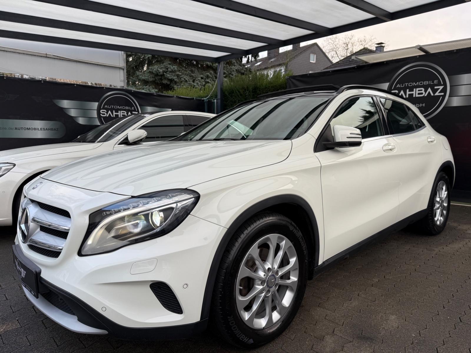 Mercedes-Benz GLA 220 D *PANORAMA*XENON*2.HAND*SHZ