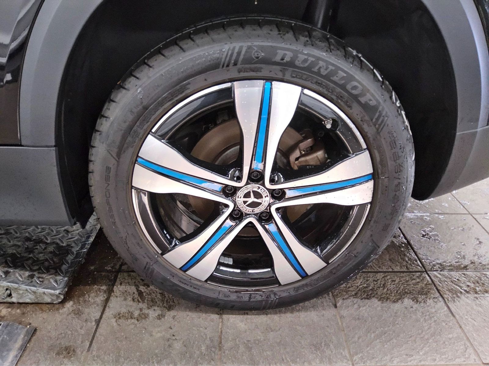 Mercedes-Benz EQB 300 4M Progressive 7-Sitze T-Leder Navi LED foto 11