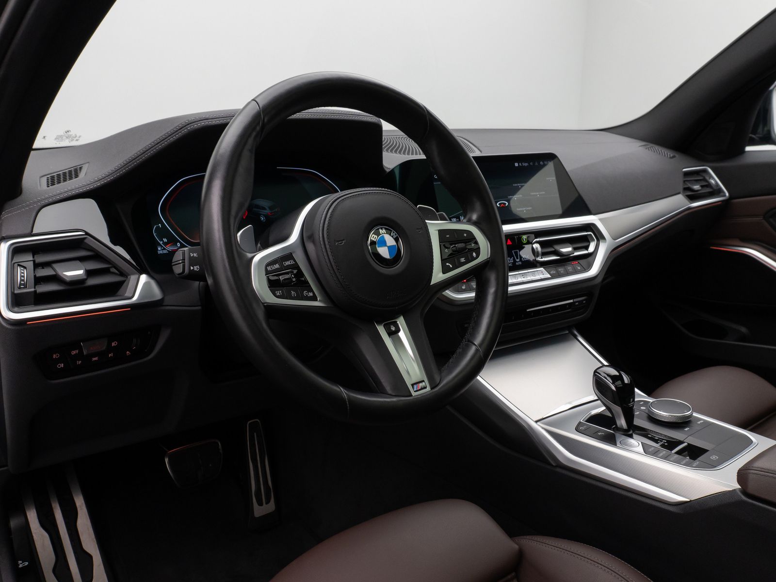 Fahrzeugabbildung BMW 320d M Sport Panorama Laser Kamera DAB HiFi 19"