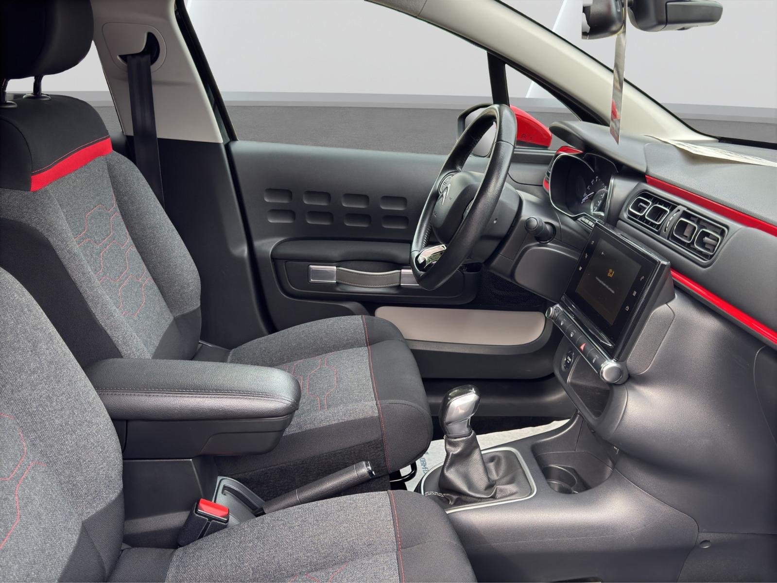 Citroën C3 1.2 PureTech 110 Shine, Pano, AppConnect