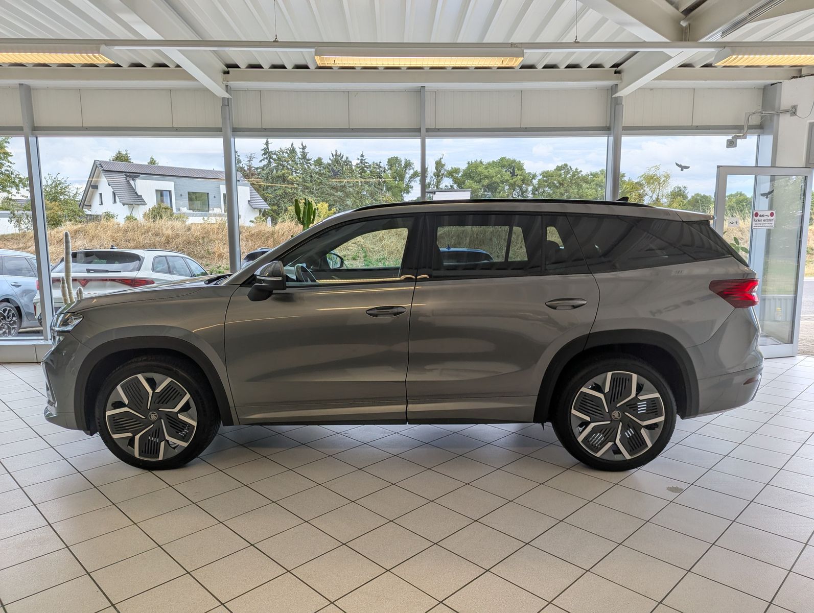 Fahrzeugabbildung SKODA Kodiaq 2.0 TDI Sportline 7-Sitze ACC Memory 20"