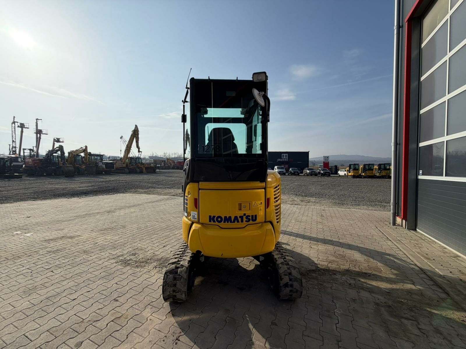 Fahrzeugabbildung Komatsu PC 24 MR-5 Minibagger (535h)