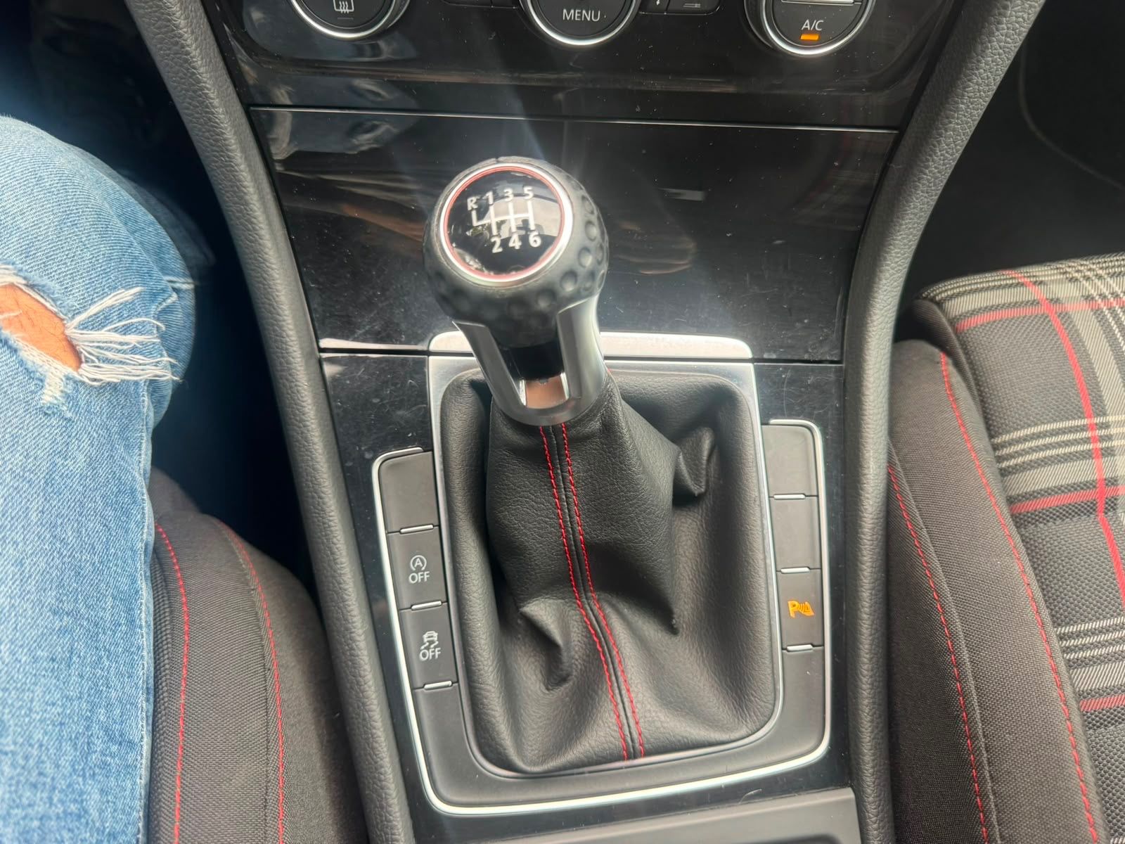 Fahrzeugabbildung Volkswagen Golf VII Lim. GTI BMT/Start-Stopp