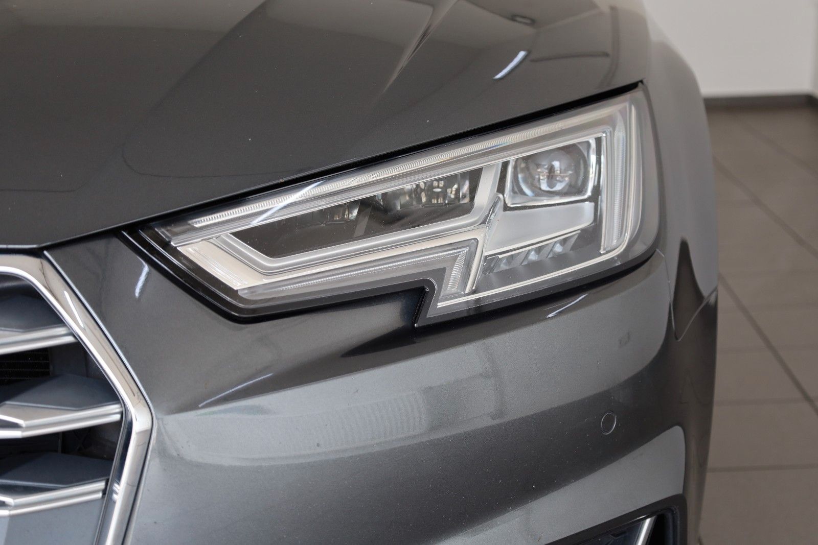Fahrzeugabbildung Audi S4 Avant 3.0 TFSI quattro TLeder,Navi,Kamera,AHK
