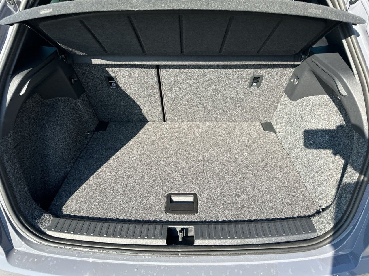 Fahrzeugabbildung SEAT Arona FR 1.0 TSI 116 PS 7-Gang-DSG - mit KI generiert/bearbeitet