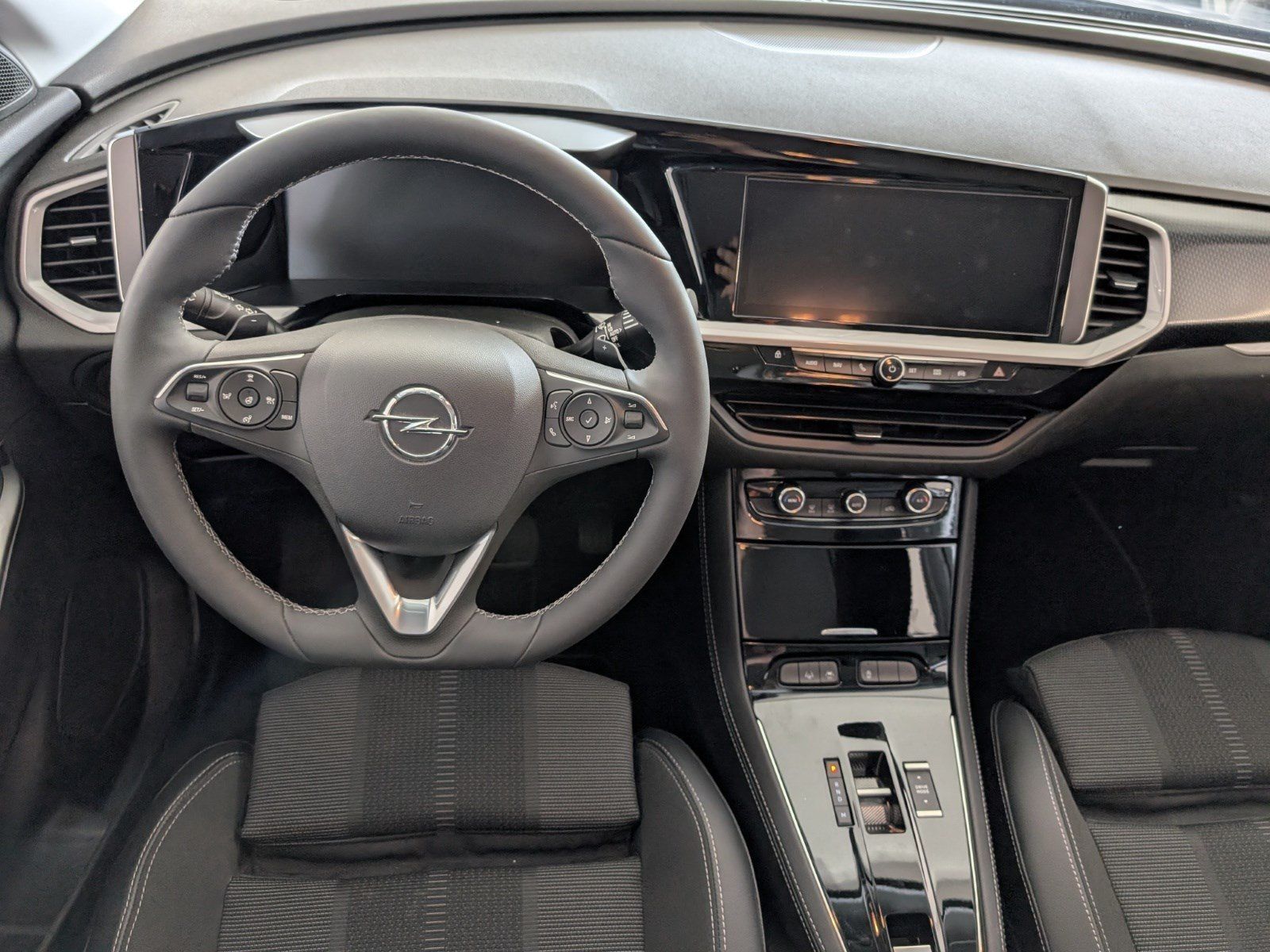OPEL Grandland X Grandland 1.2 Turbo GS AT8 AHK IntelliLux Navi – Bild 17