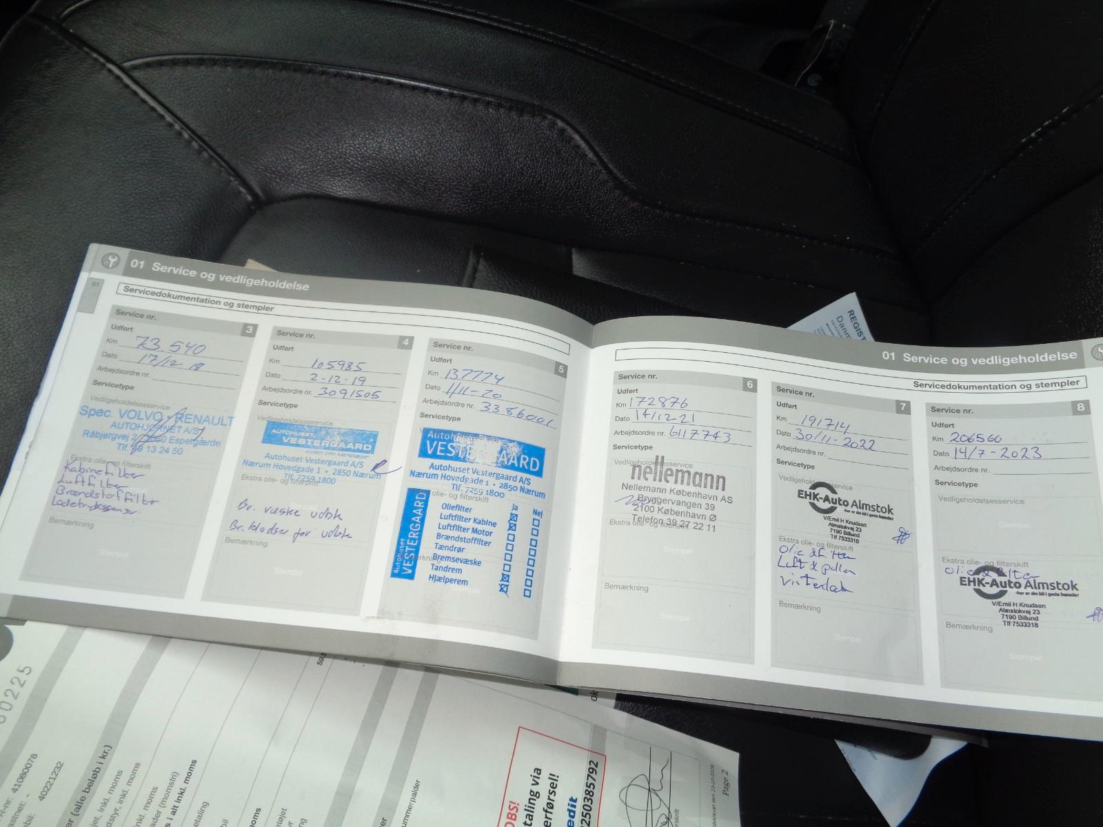 Volvo V70 2015 — photo 18