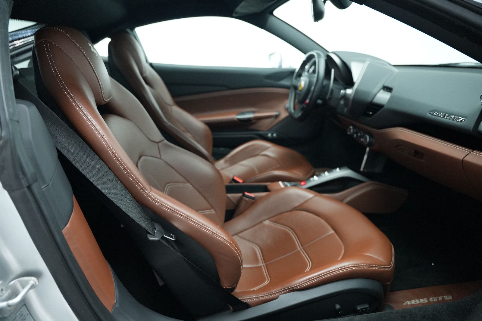 Fahrzeugabbildung Ferrari 488 GTB GTB Coupé DCT/SCUDERIA/KAMERA/