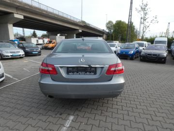 Mercedes E 200 - 8