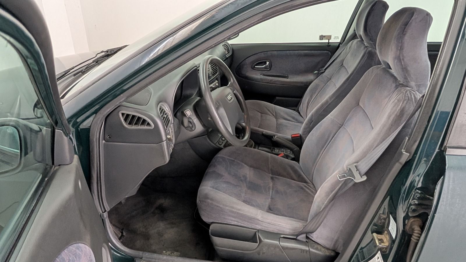 Fahrzeugabbildung Volvo V40 2.0T