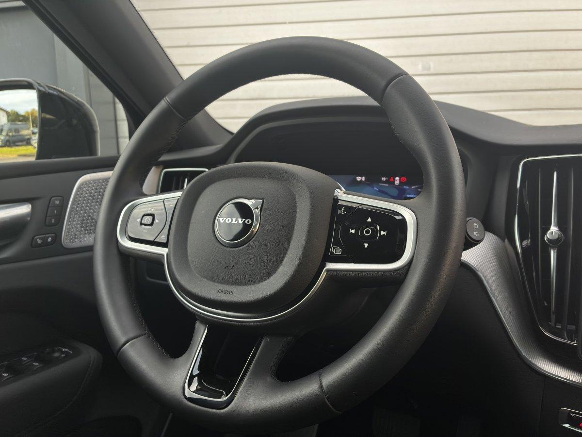 Volvo XC60 B5 Plus Black Edition AWD HUD PANO NAVI