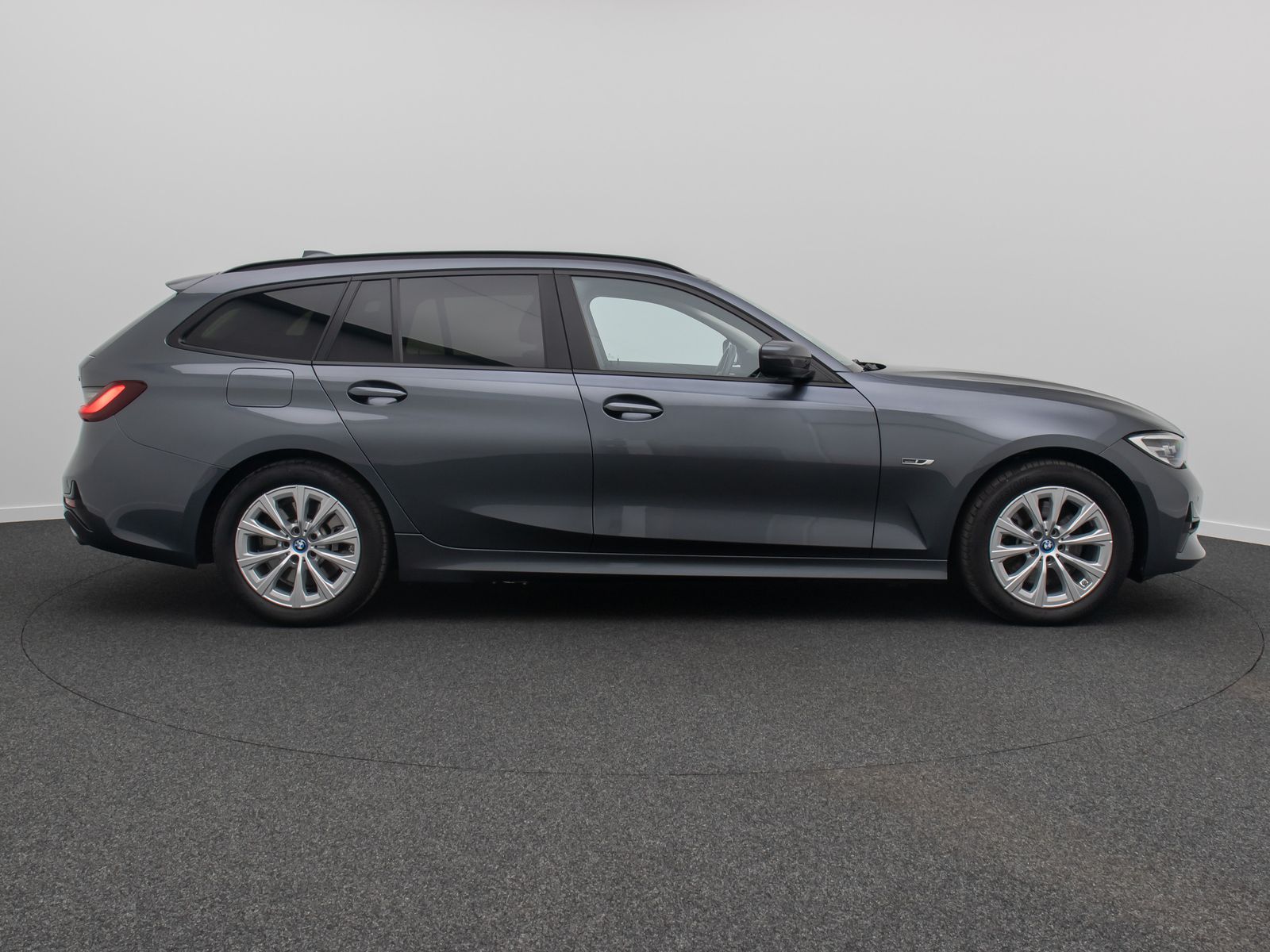 Fahrzeugabbildung BMW 320e DAB CockPitPro Lordos PDC Stop&Go Alarm LED