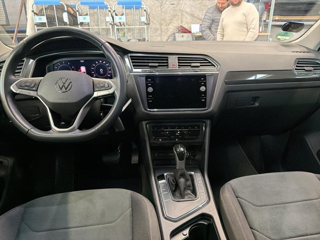Fahrzeugabbildung Volkswagen Tiguan Elegance TSI DSG *LED*PDC*Sitzhzg*ACC*APP