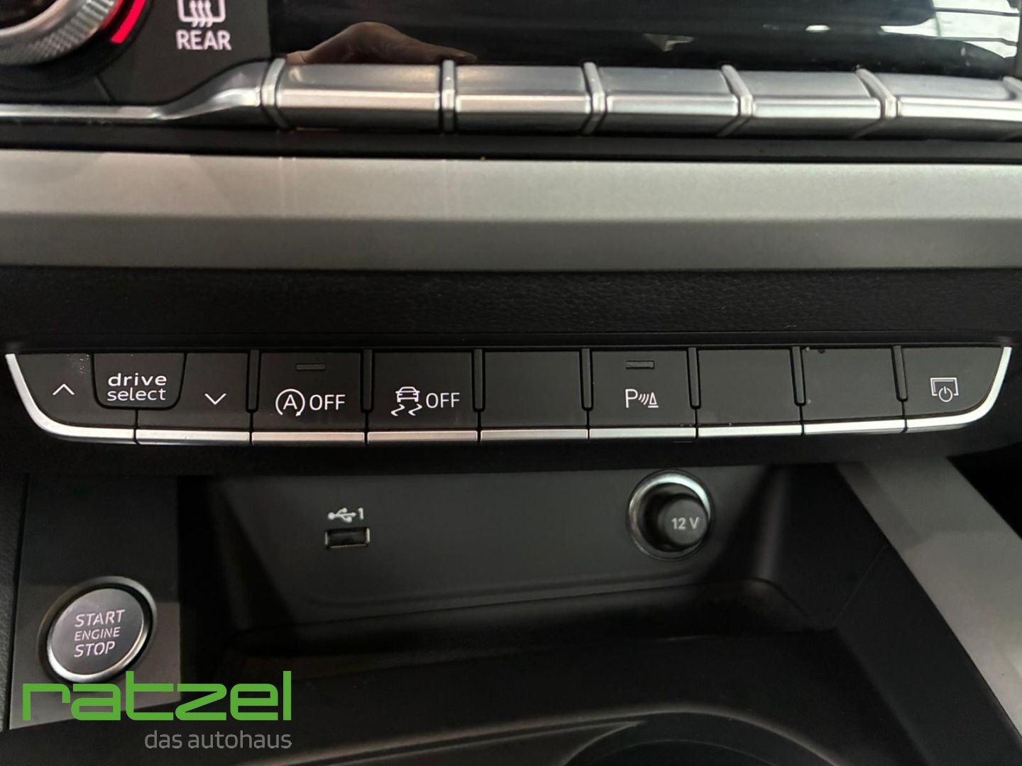 Fahrzeugabbildung Audi A4 40 Avant 2.0 TFSI S line Navi AHK LED ACC Vir