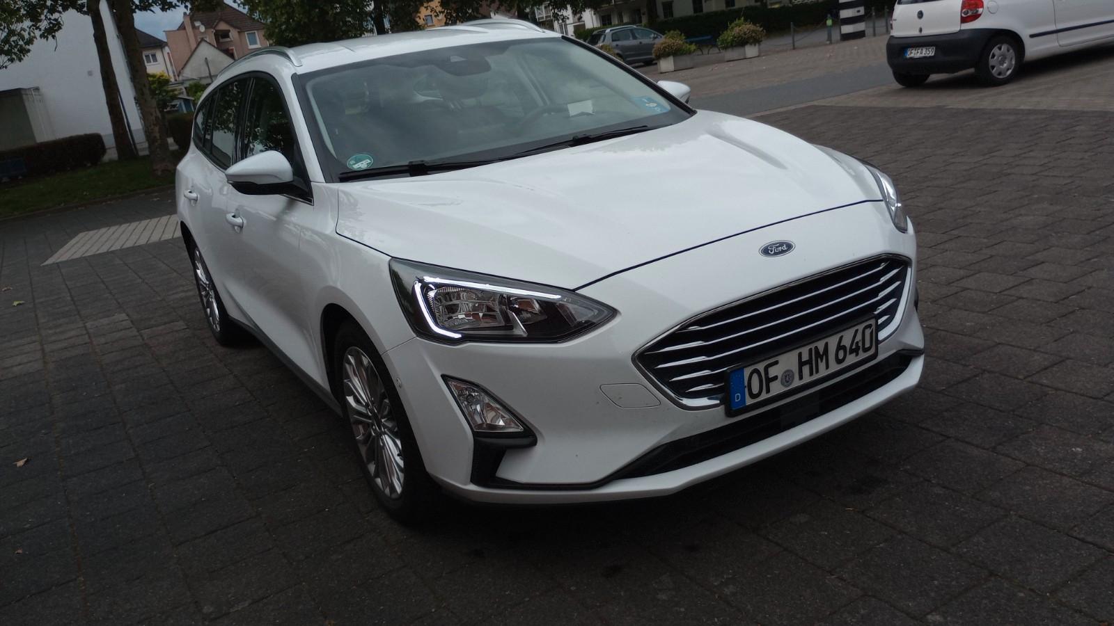 Ford Focus Kombi134KwAuto Navi Rückf HeadupScheckheft