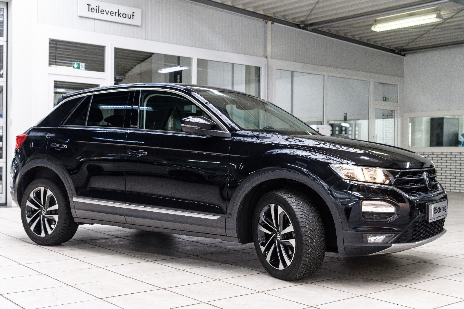 Fahrzeugabbildung Volkswagen T-Roc 1,5 United+LM+SH+PDC+Drive Mode+Digi Cockp