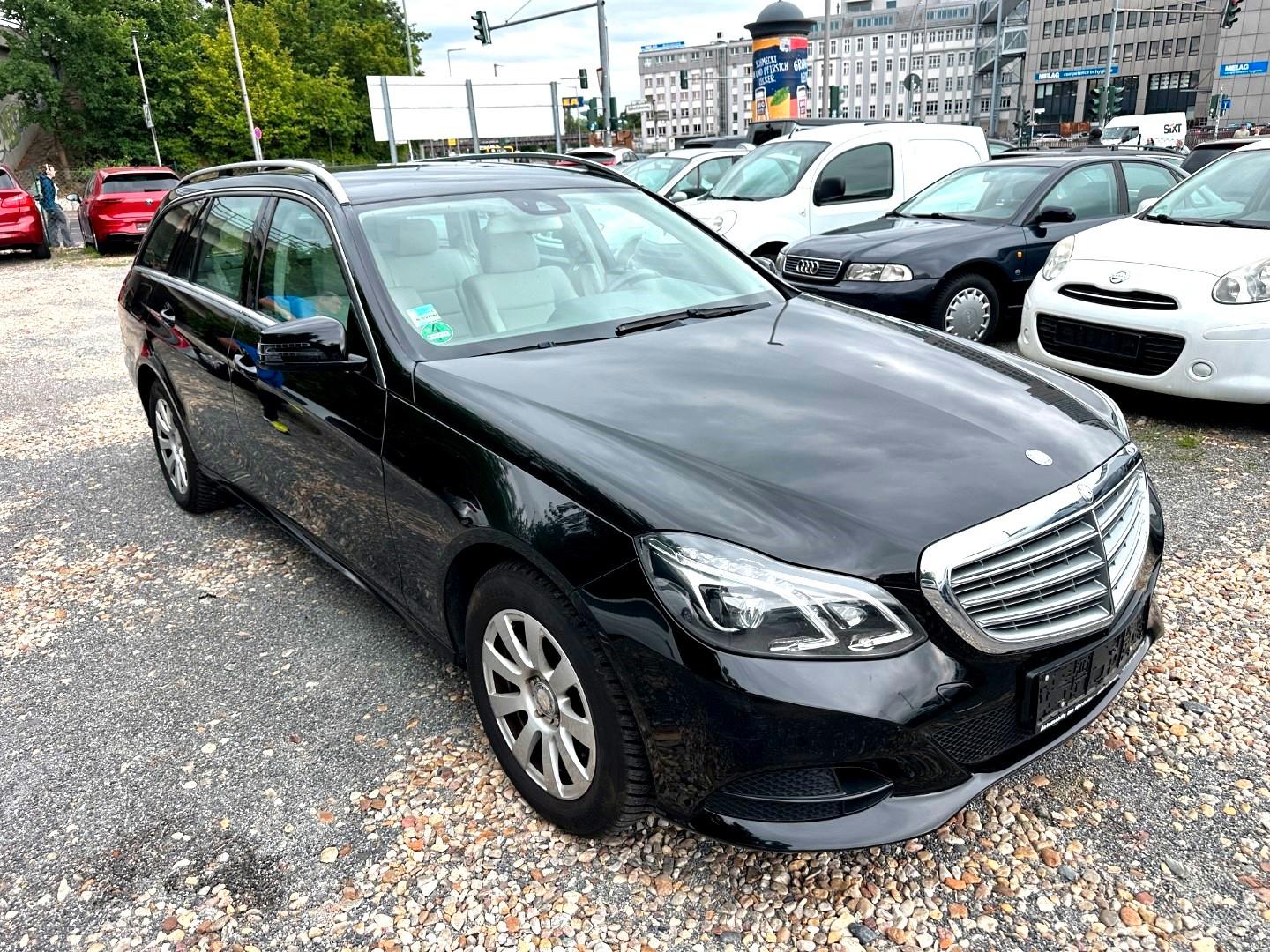 Mercedes-Benz E 220 CDI BlueEfficiency + Autom + Xenon + Navi