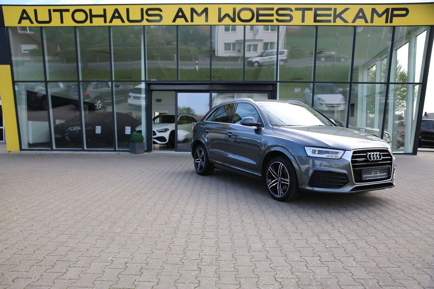 AUDI Q3 *QUATTRO*S-LINE-PLUS*RFK*LED*NAVI*DAYTONAGRAU