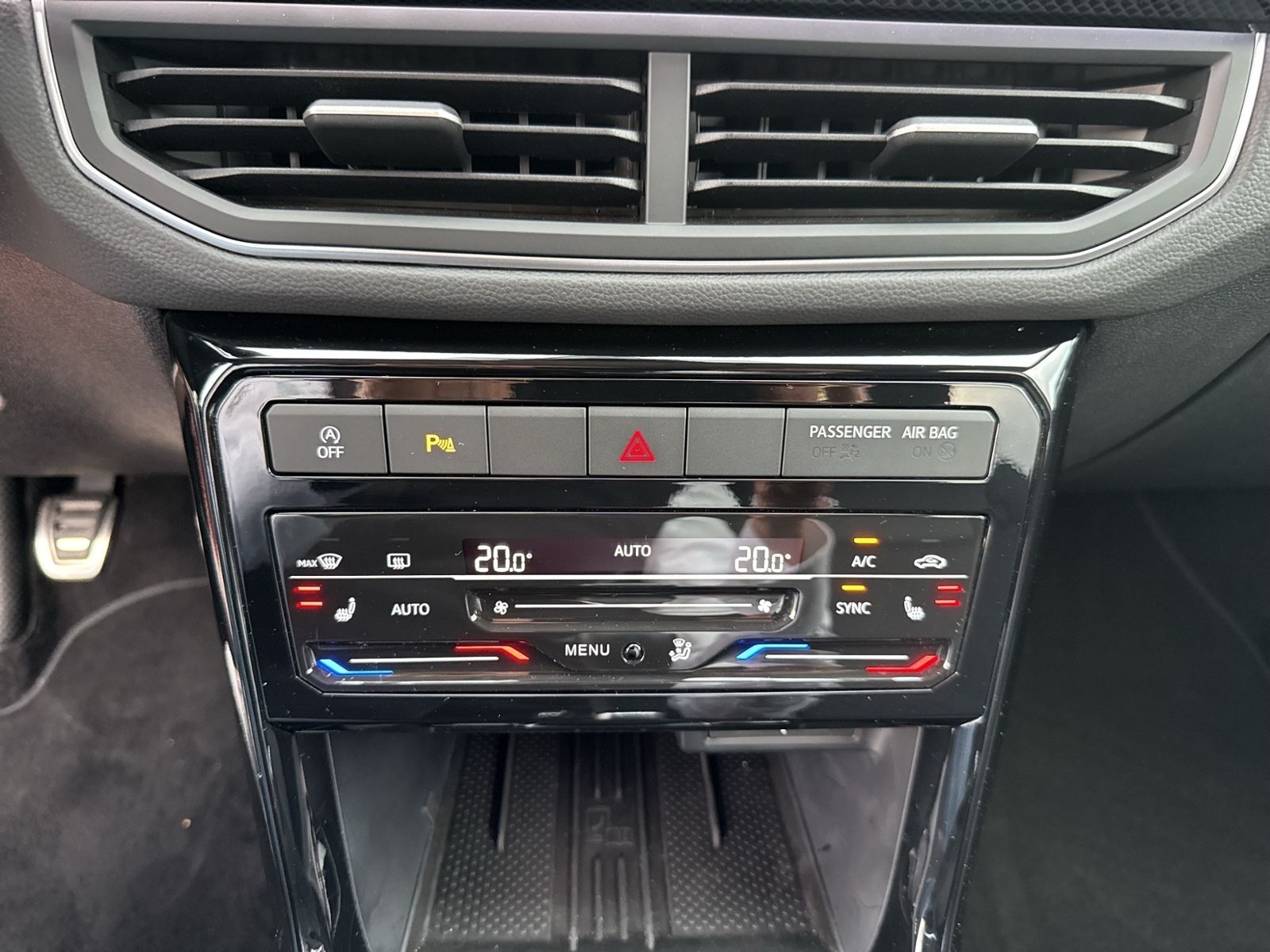 T-Cross 1.0 TSI Goal, Navi, Keyless, Rear View,