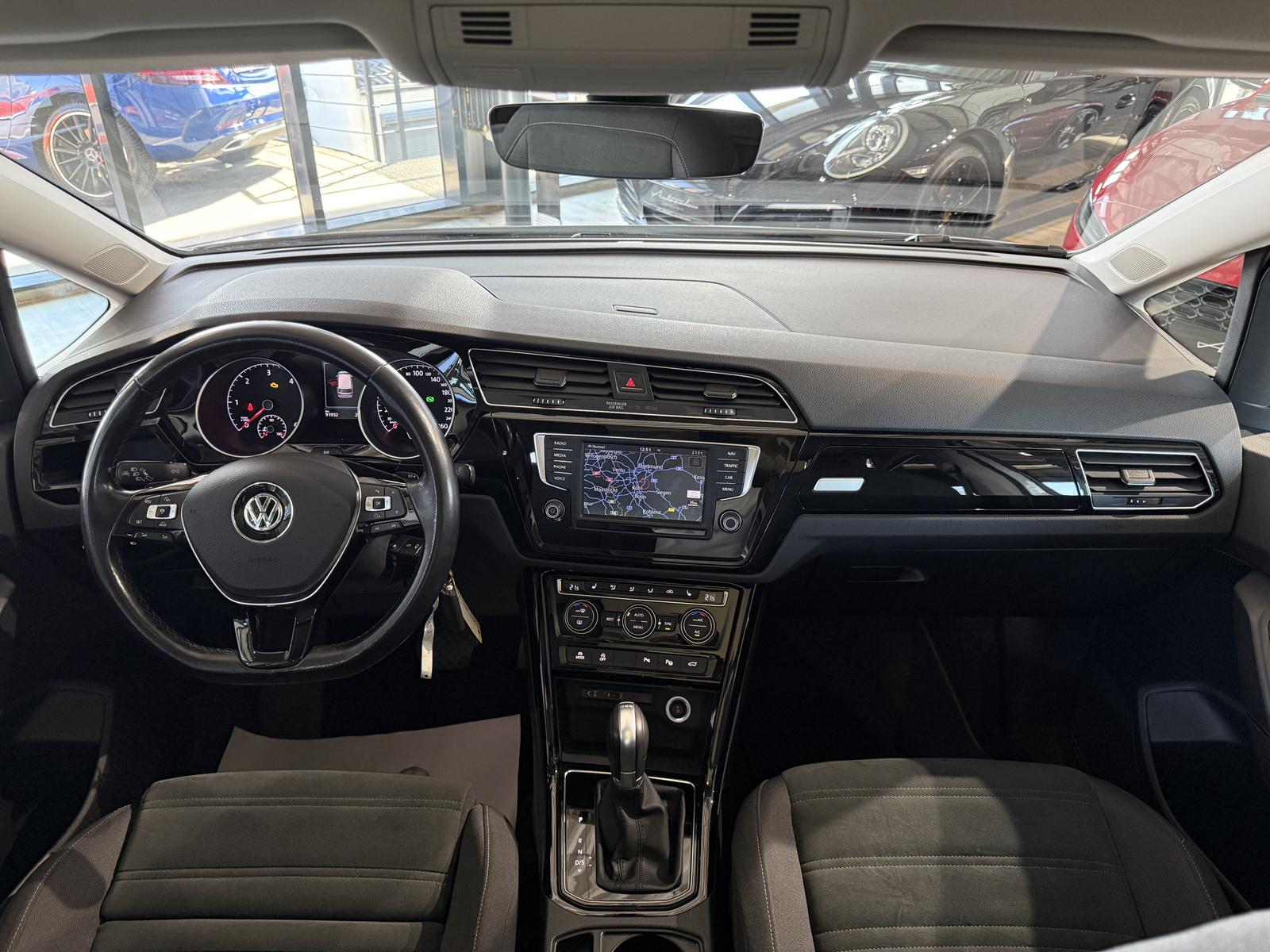 Volkswagen Touran R-Line DSG*PANO*ACC*LED*MASSAGE*