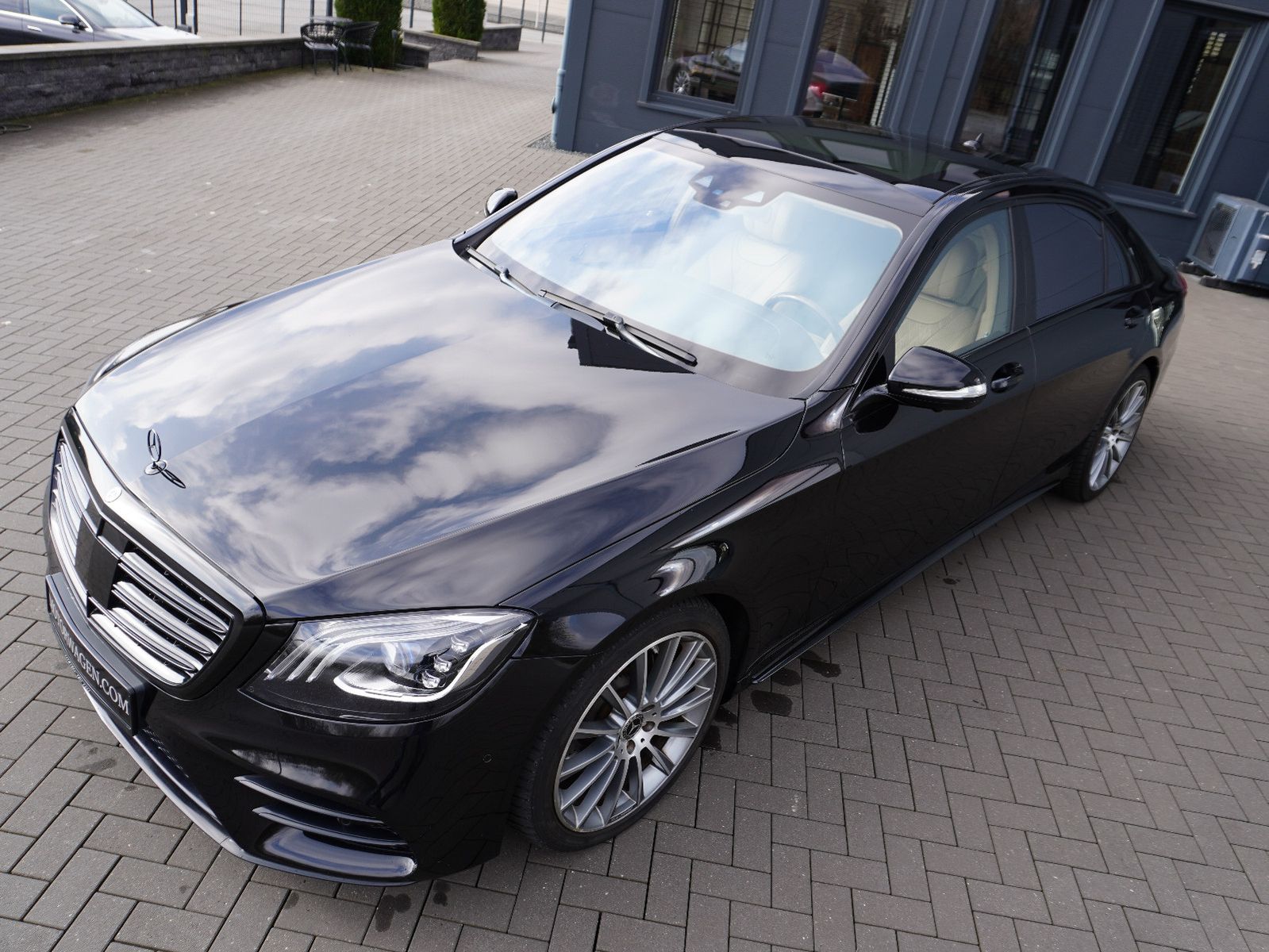 Fahrzeugabbildung Mercedes-Benz S 560 4Matic L AMG