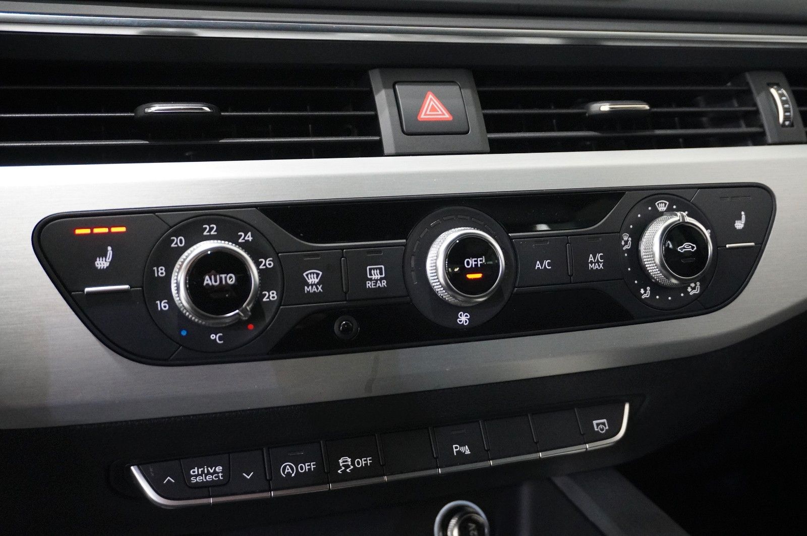 Fahrzeugabbildung Audi A5 Sportback 2.0 QUATTRO S-LINE NAVI/LED/SHZ/AHK