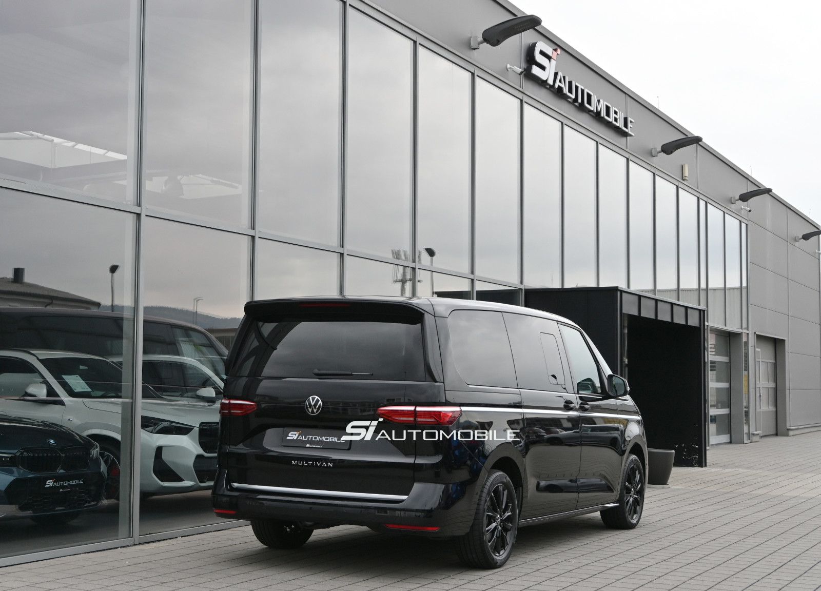 Fahrzeugabbildung Volkswagen T7 Multivan 2.0 TDI DSG LÜ Lang Style °DCC°AHK°