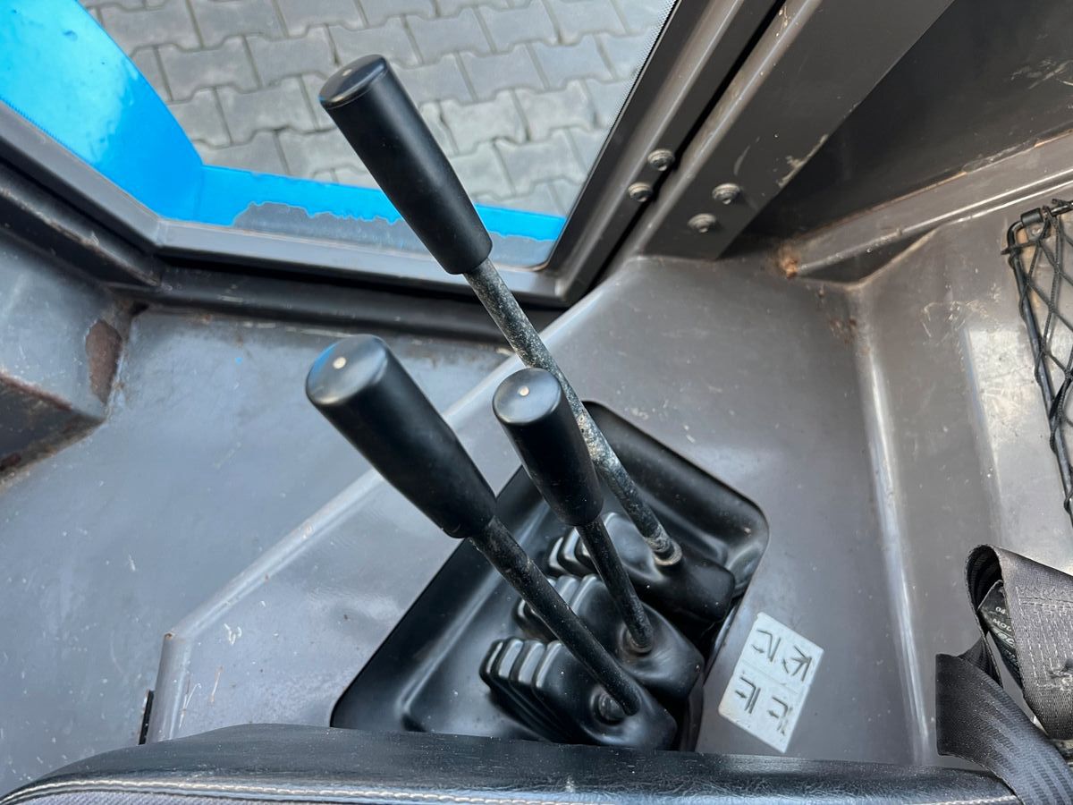 Fahrzeugabbildung Manitou M30-4 / nur: 2.931h / SS / Allrad / 5,3m Hubhöhe