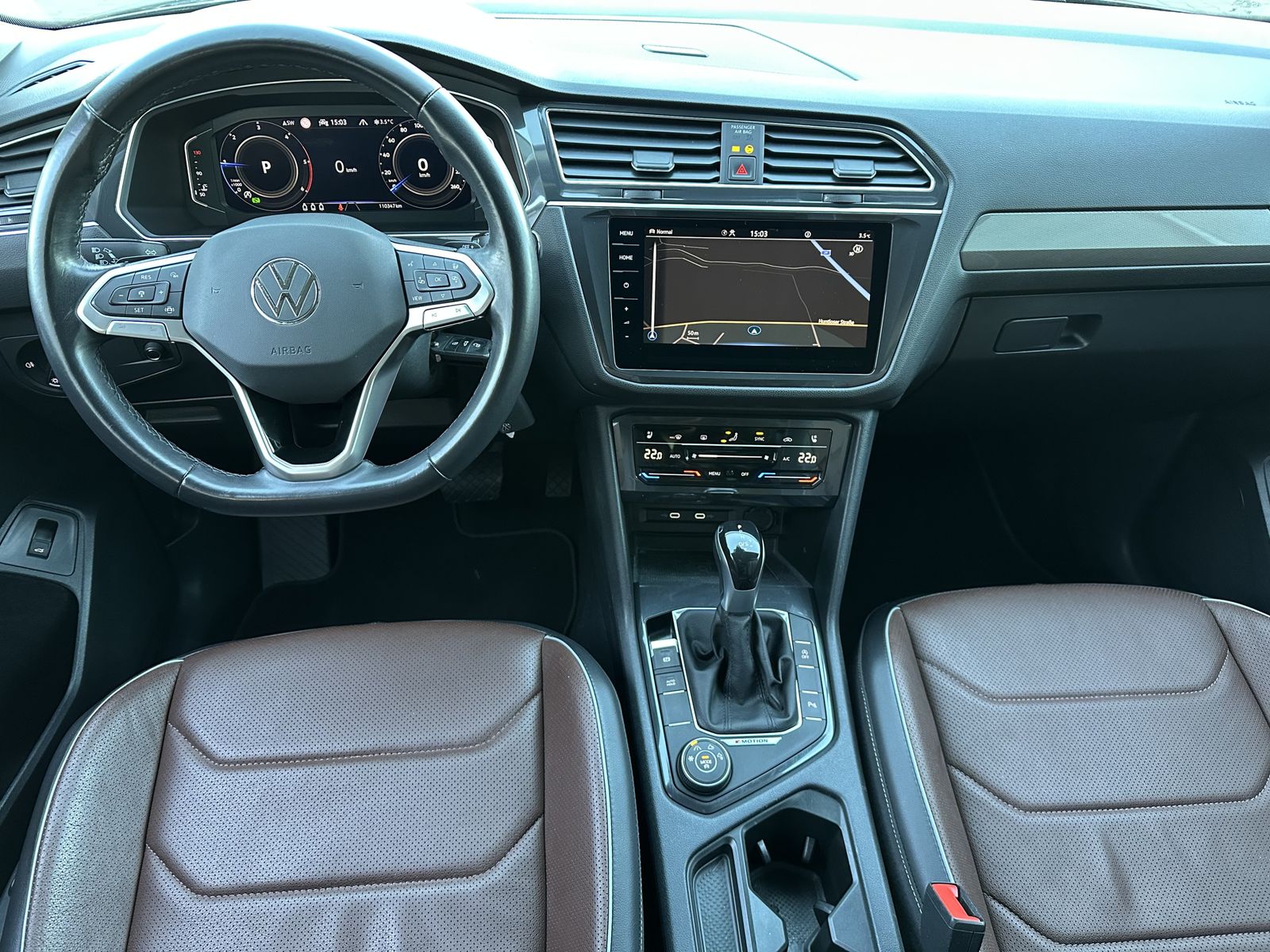 Fahrzeugabbildung Volkswagen Tiguan Allspace 2.0 TDI 4M DSG Life NAV+LED+AHK