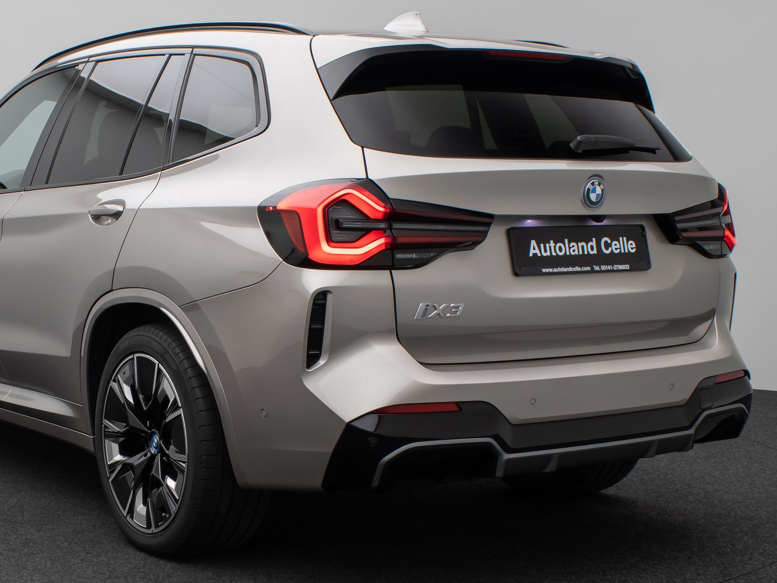 Fahrzeugabbildung BMW iX3 Impressive M Sport Panorama 360°HUD DAB H/K