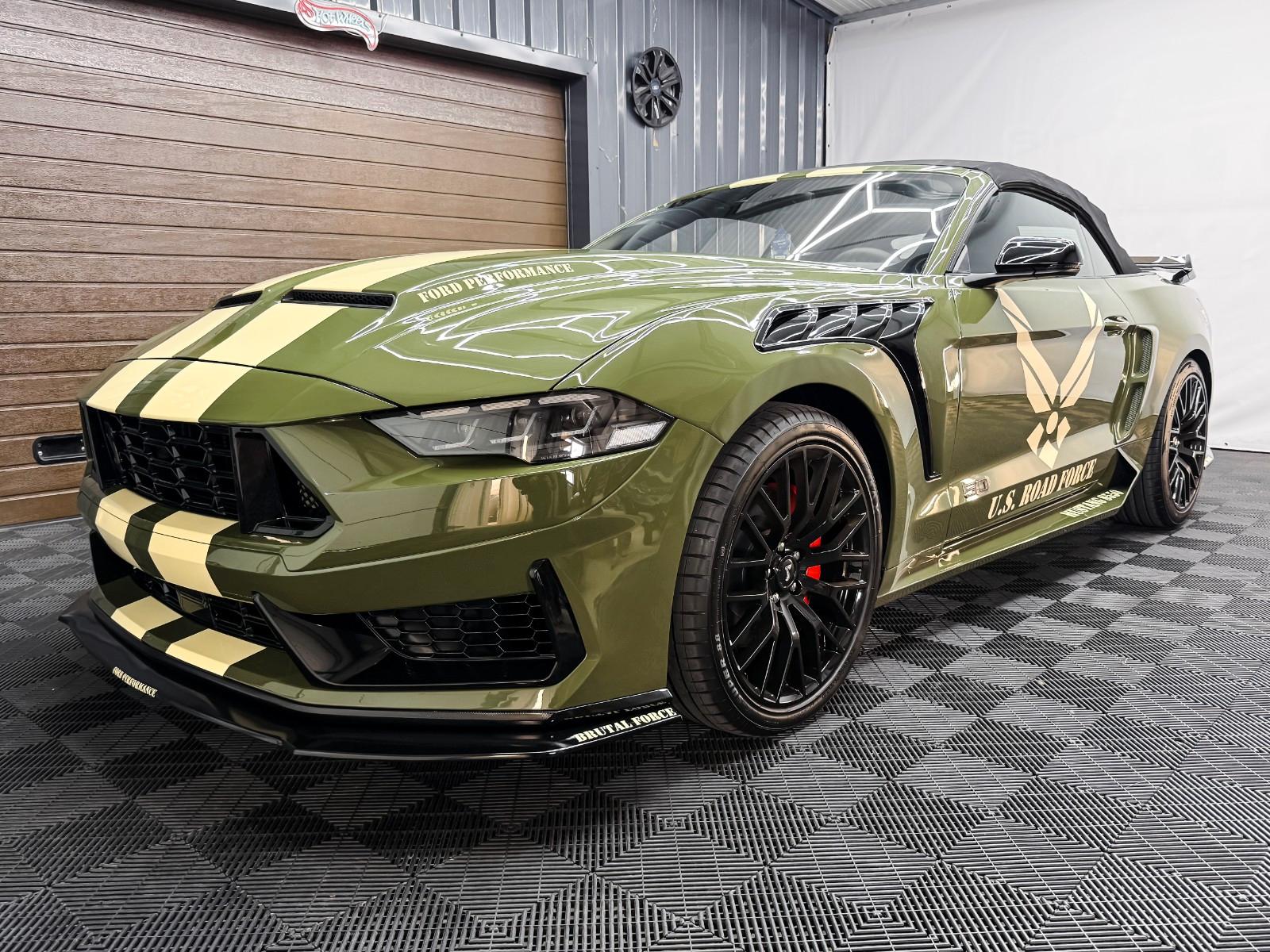 Ford Mustang GT V8 Dark Horse Look 5.0