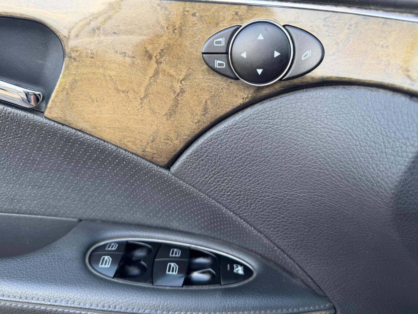 Mercedes-Benz E320 2006 — photo 21