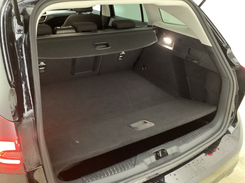 Fahrzeugabbildung Ford Focus Turnier Titanium X AHK-abnehmbar Navi LED
