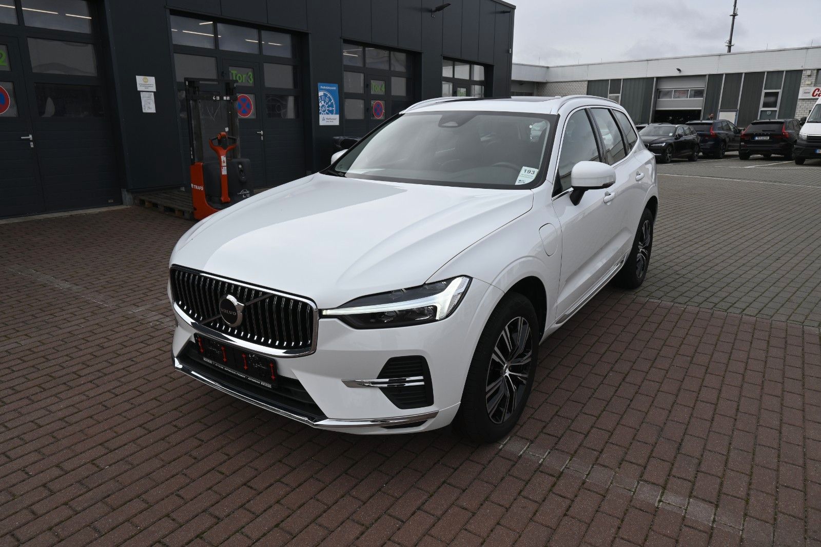 Fahrzeugabbildung Volvo XC60 T6 Inscription PHEV AWD*AHK*RFK*H&K*STHZG*
