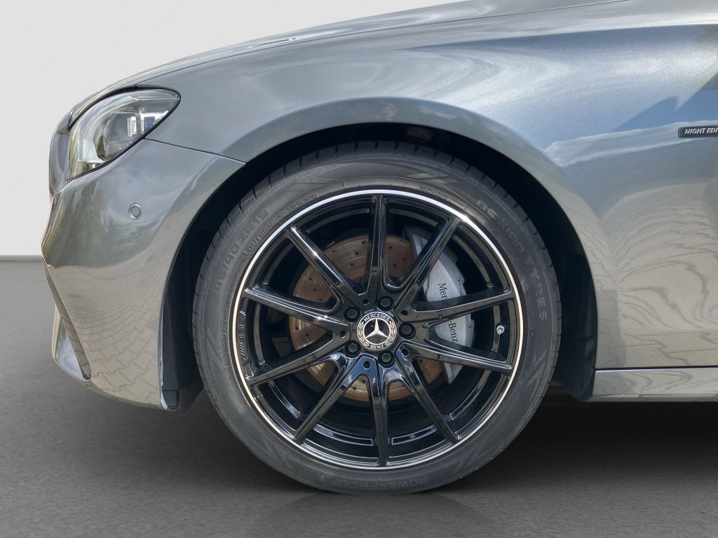 Fahrzeugabbildung Mercedes-Benz E 220 d T-Modell AMG LINE*NightPaket*PanoDach