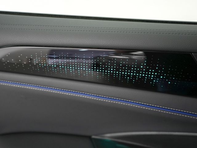 Tiguan R-LINE TDI DSG 4MOTION+AHK+RÜCKFAHRKAMERA