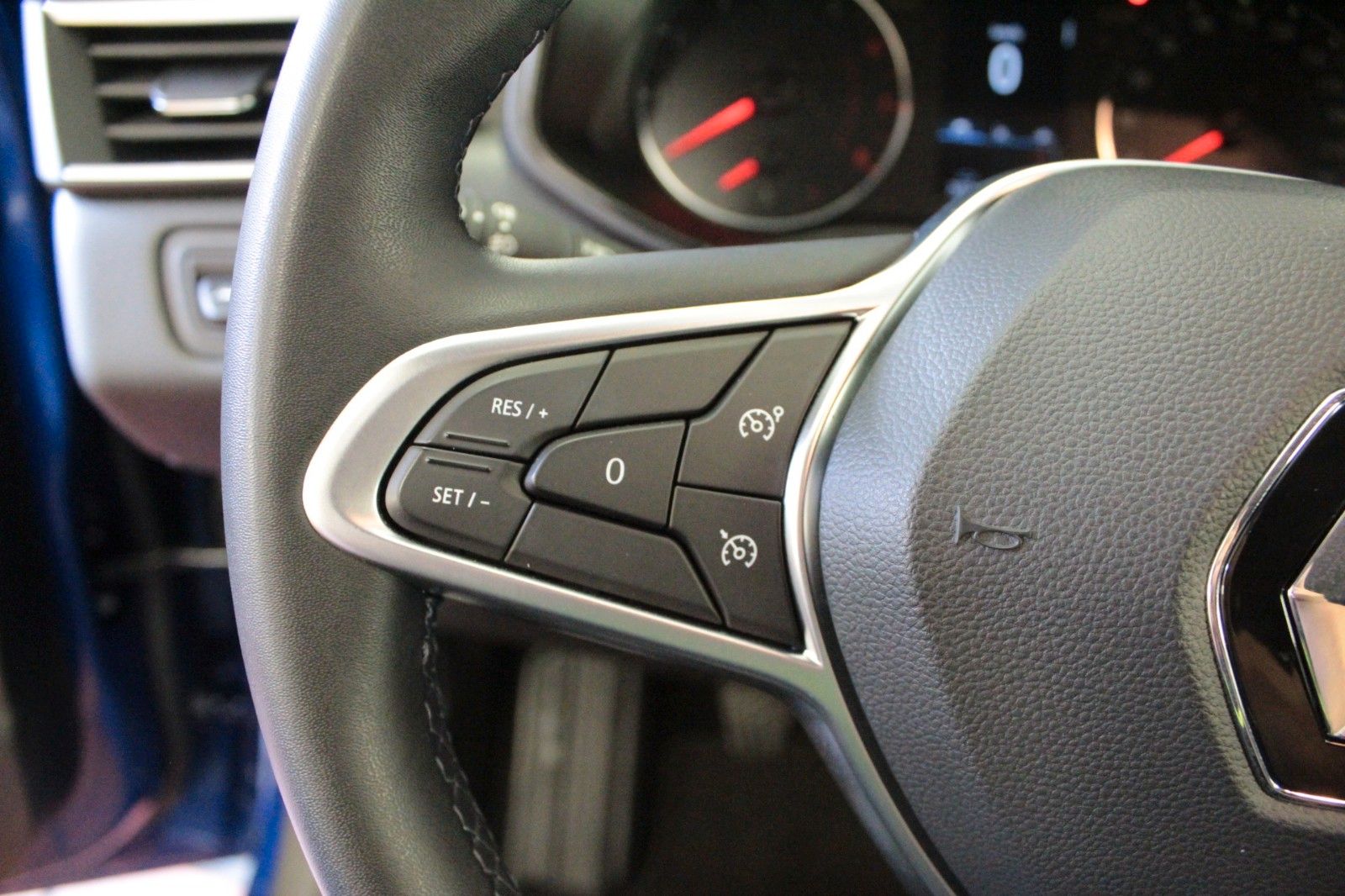 Fahrzeugabbildung Renault Clio TCe 90 Evolution *Style*&*Safety-Paket*