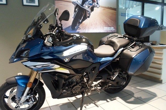 Fahrzeugabbildung BMW S1000XR mit Koffer & Topcase nur 782KM