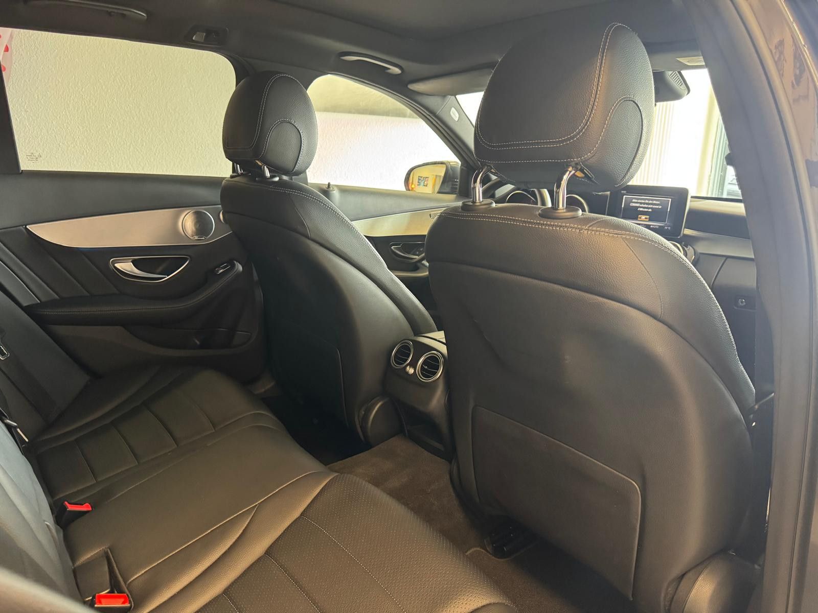 Fahrzeugabbildung Mercedes-Benz C 300 T-Modell/AMG LINE/PANORAMA/NAVI/BURMESTER
