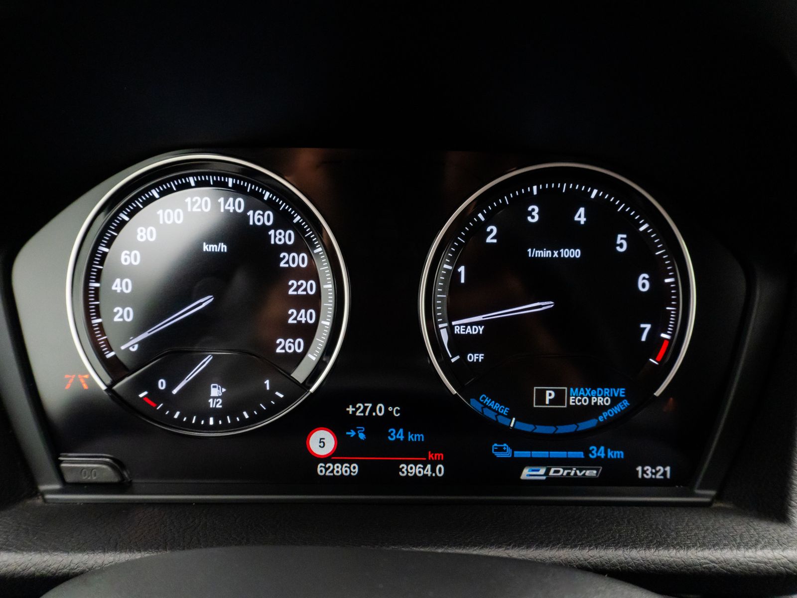 Fahrzeugabbildung BMW 225 Active Tourer iPerf ACC Kamera HUD DAB 18"