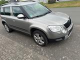 Skoda Yeti Elegance Plus Edition 4x4 - Skoda Yeti: Leder, mit Navigationssystem