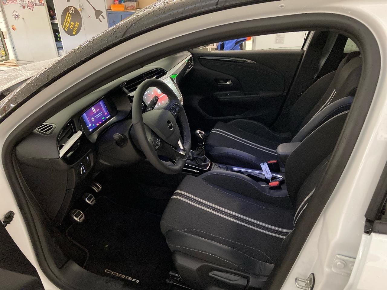 Fahrzeugabbildung Opel Corsa 1.2T GS - Navi, Kamera, Sitz-, Lenkradhzg.