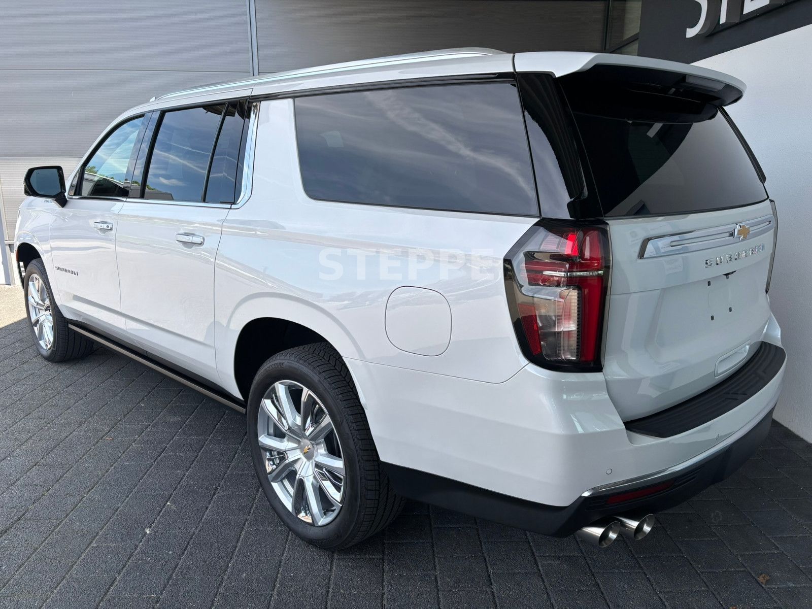 Chevrolet Suburban 6,2 High Country AHK  22"Alu; Luftfeder