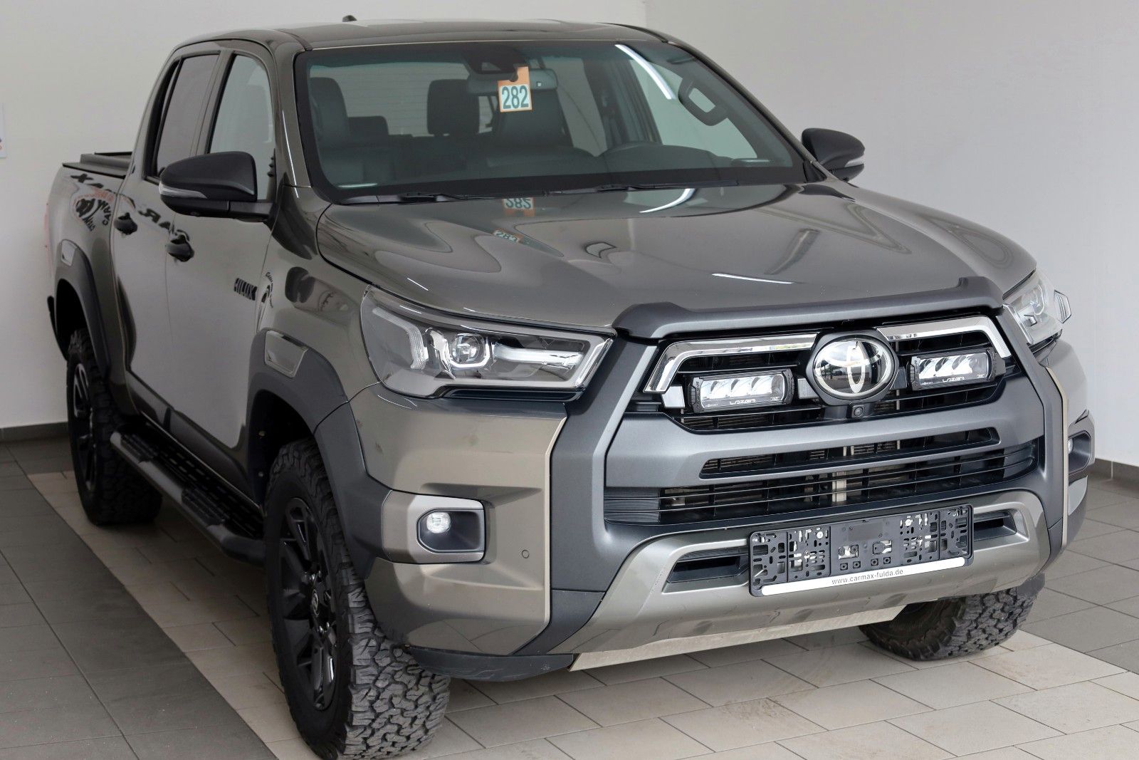 Fahrzeugabbildung Toyota Hilux 2.8 D-4D Invincible,ACC,Navi,Rollo,AHK