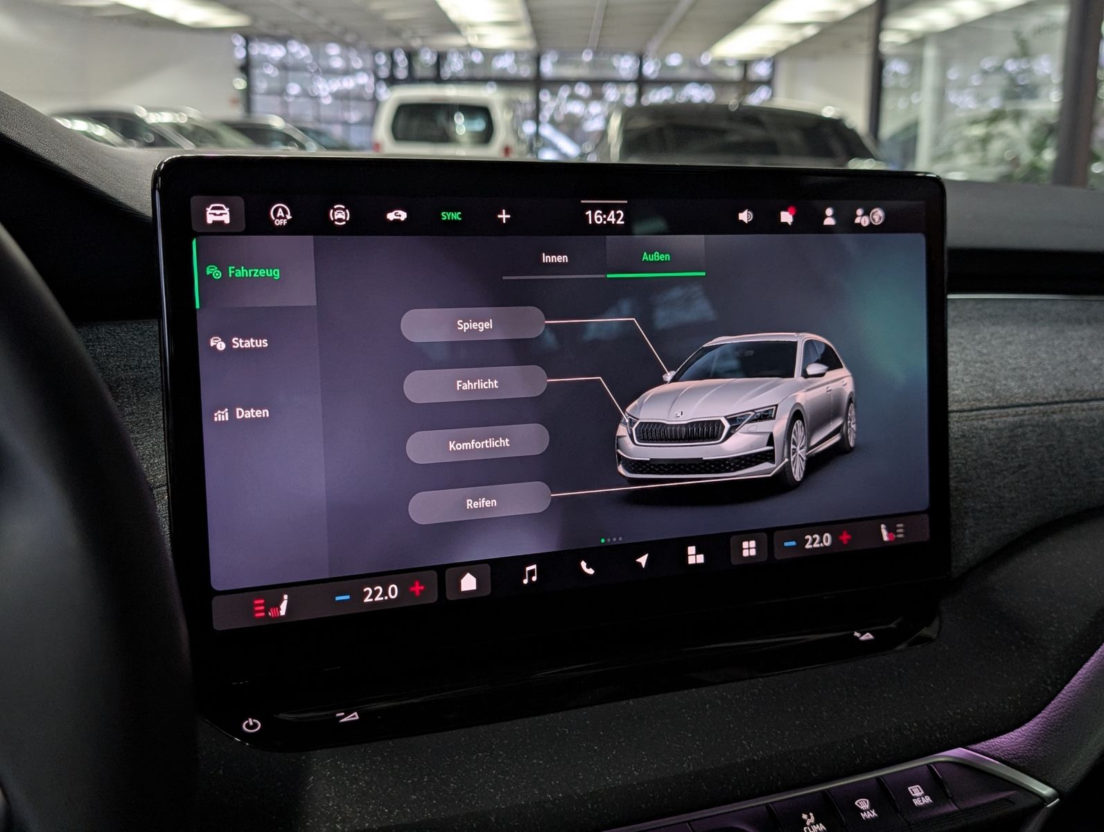 Fahrzeugabbildung SKODA Octavia 1.5 TSI mHEV Style ACC AHK 5J.-Garantie